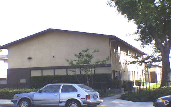 Foto del edificio - 4781 Canoga St
