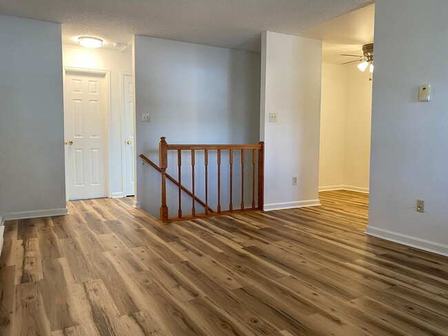 Building Photo - 2 bedrooms, 2 bathrooms