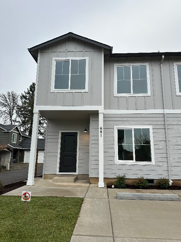 681 NE Autumn Ridge Dr, McMinnville, OR 97128 Townhome Rentals in