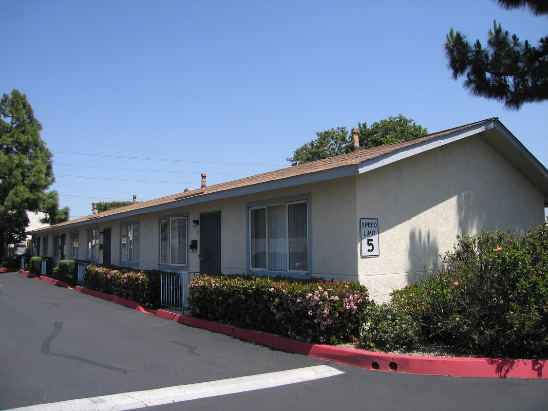 Trasera del edificio - Briar Patch II Apartments