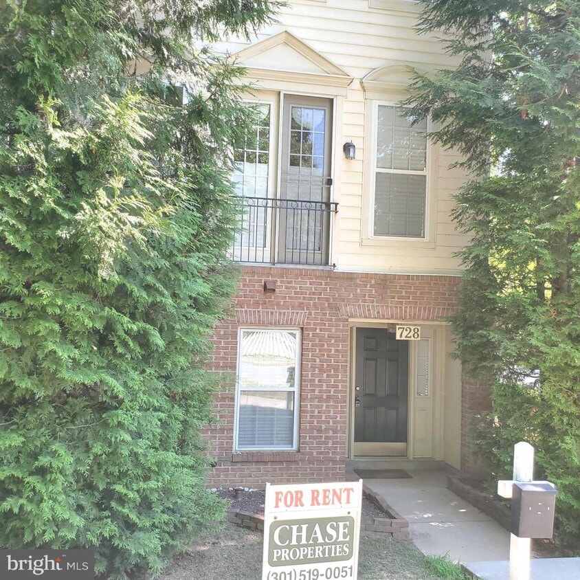 Primary Photo - 728 Market St E