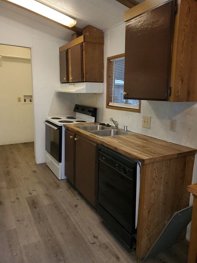 Building Photo - 2bed 2bath Double Wide Mobile