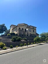 Building Photo - 876 Bridle Ridge Dr