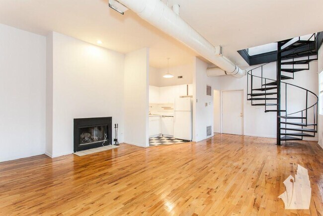 Foto del edificio - 2057 W Dickens Ave
