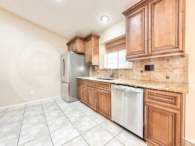 Foto del edificio - 1150 W Lark Dr