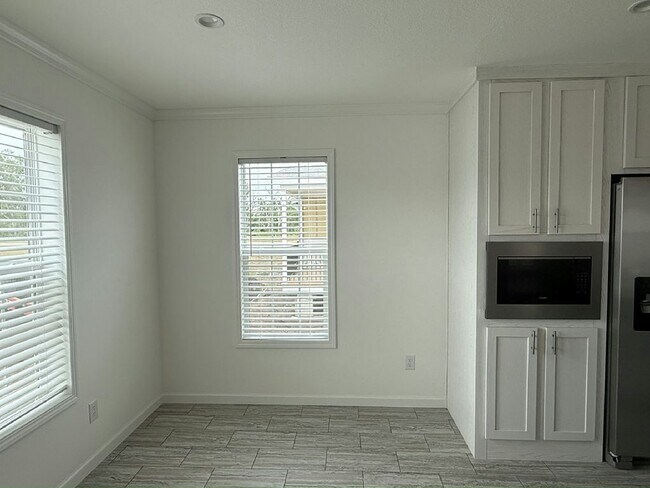 Building Photo - 3515 Campari Dr