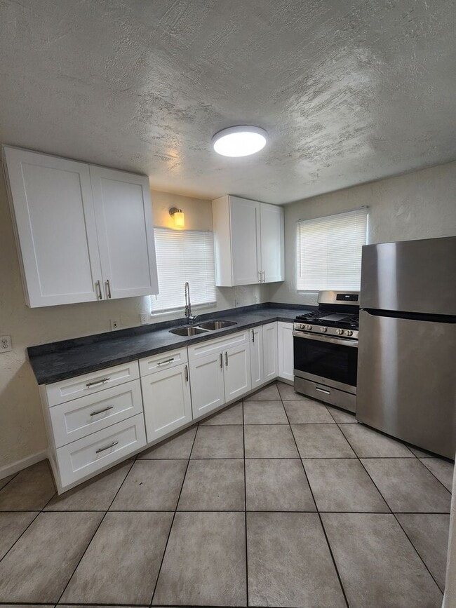 Building Photo - Charming Single Level, 2 Bed, 1 Bath in Grover Beach