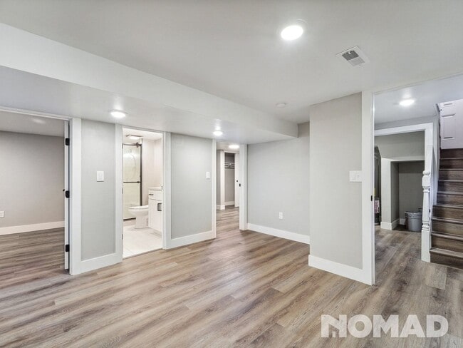Building Photo - Basement level 2 Bedroom Home in Denver