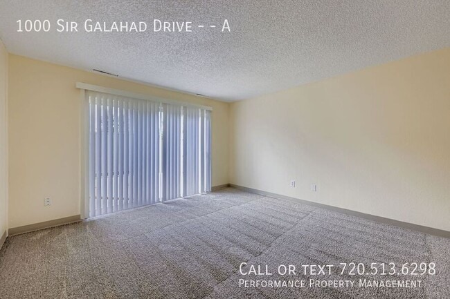 Foto del edificio - 1000 Sir Galahad Dr