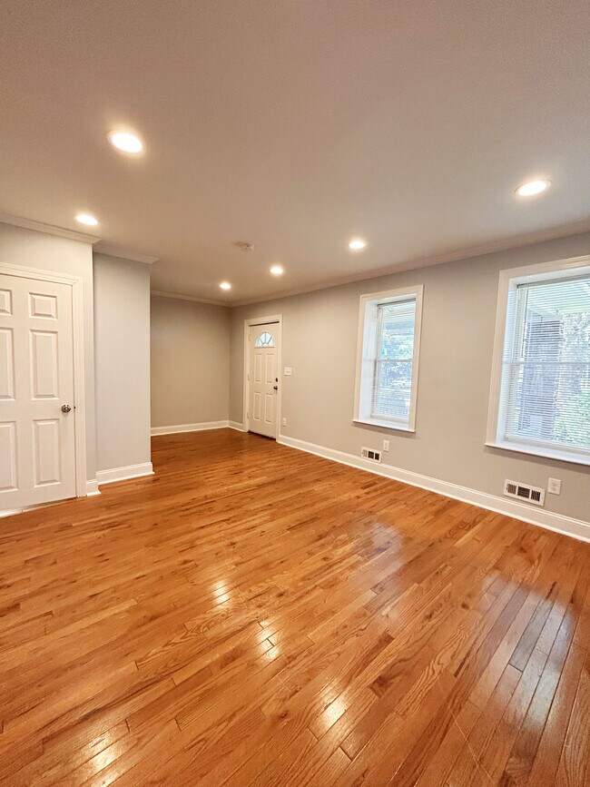 Building Photo - 6303 Ogontz Ave