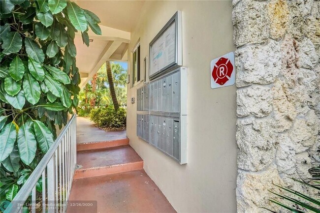 Foto del edificio - 2110 NE 39th St