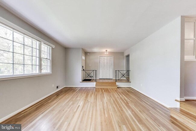 Building Photo - 14207 Gaines Ave