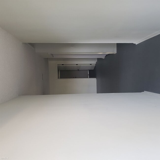 Building Photo - 3 br, 2 bath Duplex - 300 Rials Drive Unit B