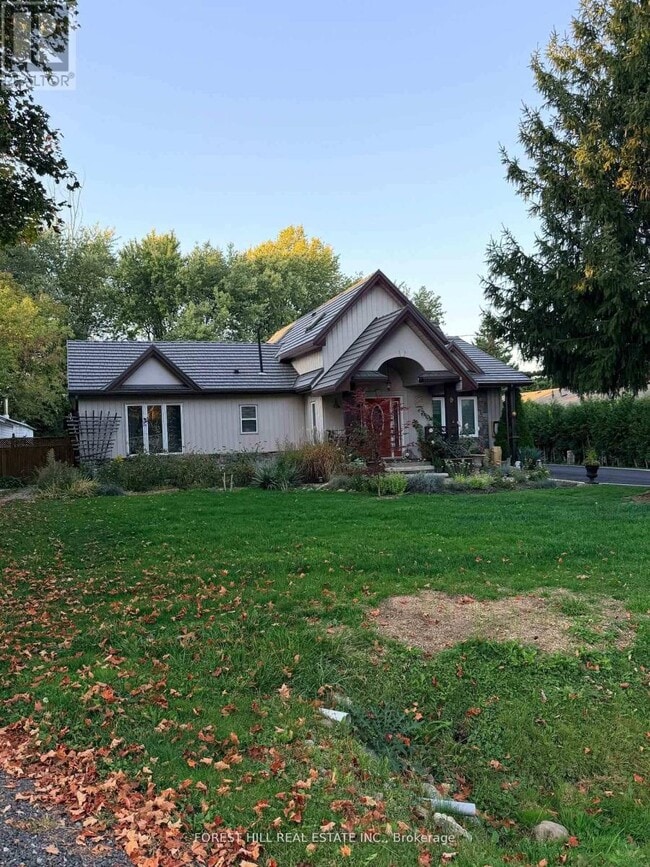 Building Photo - 240 Martins St