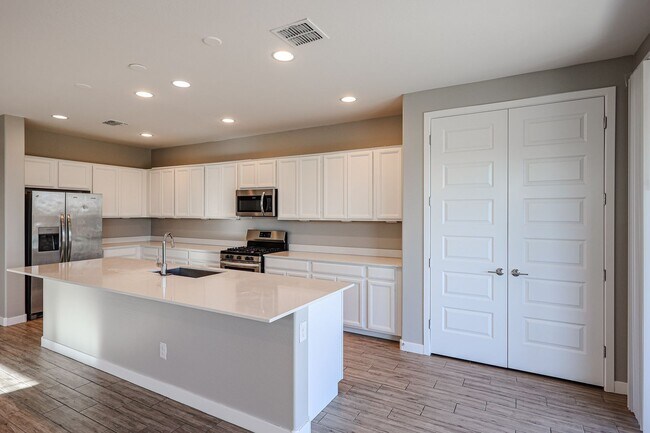 Building Photo - MOVE IN SPECIALS!! Recently Built Home in ...