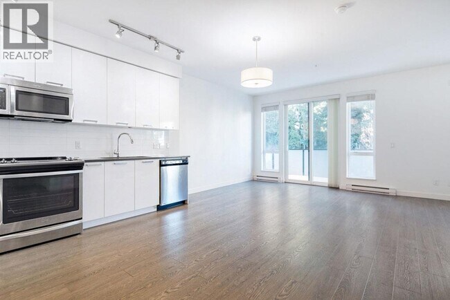 Photo du bâtiment - 6533 McKay Ave