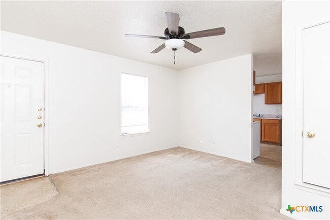 Building Photo - 2014 Cedarhill Dr