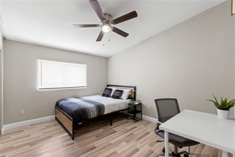 Building Photo - 2417 E Wilson Ave