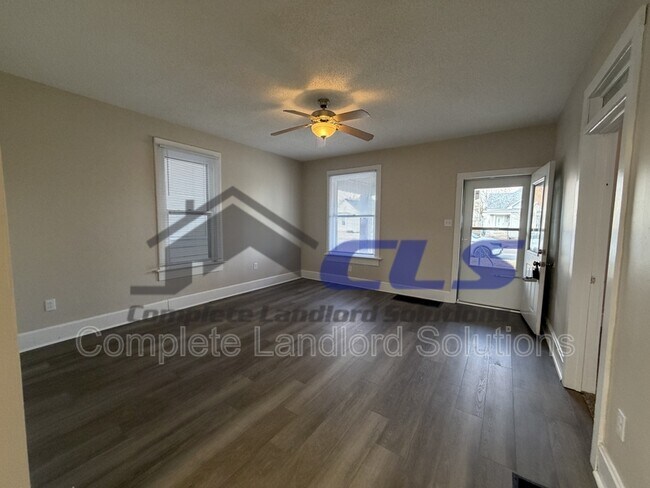 Building Photo - 1106 S 11th 1/2 St