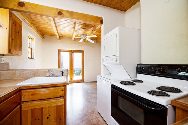 Building Photo - 247 C Casados St