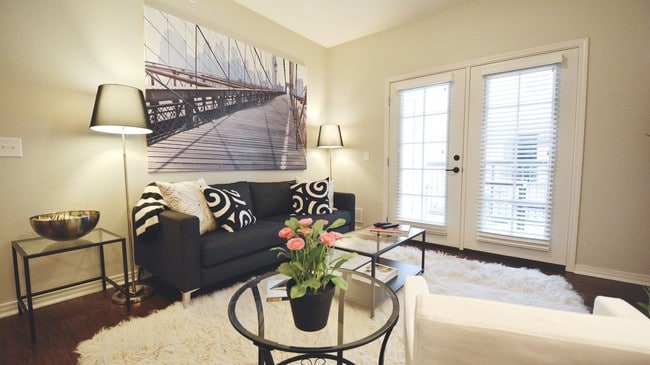 Building Photo - The Villa at River Pointe Apartments