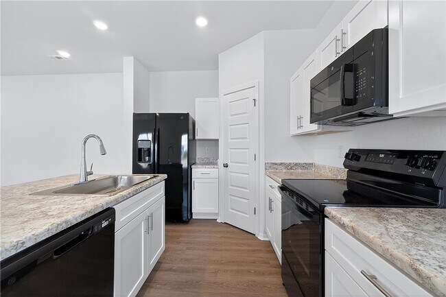 Foto del edificio - 6800 SW Dignity Ave