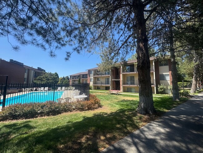 Photo - Spacious 2 bed/2 bath in Millcreek-**Move in Special-1/2 off first month** Apartment