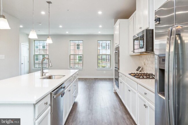 Building Photo - 5603 Richmanor Terrace