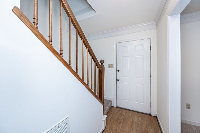 Building Photo - Very Well Maintained Midlothian Home Avail...