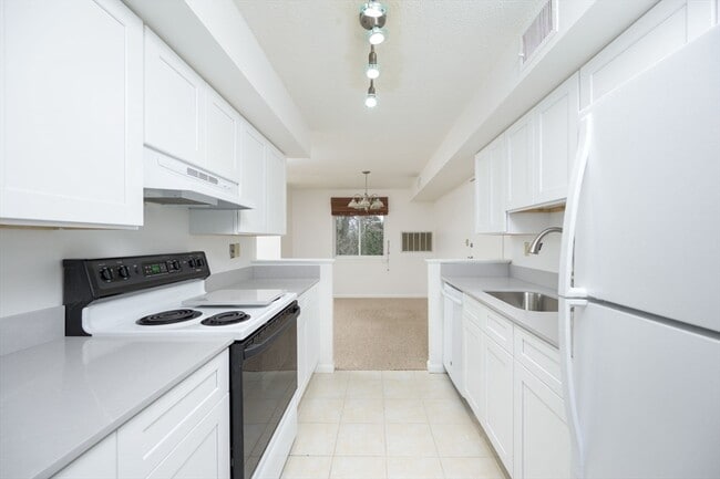 Building Photo - 18 Beal's Cove Rd