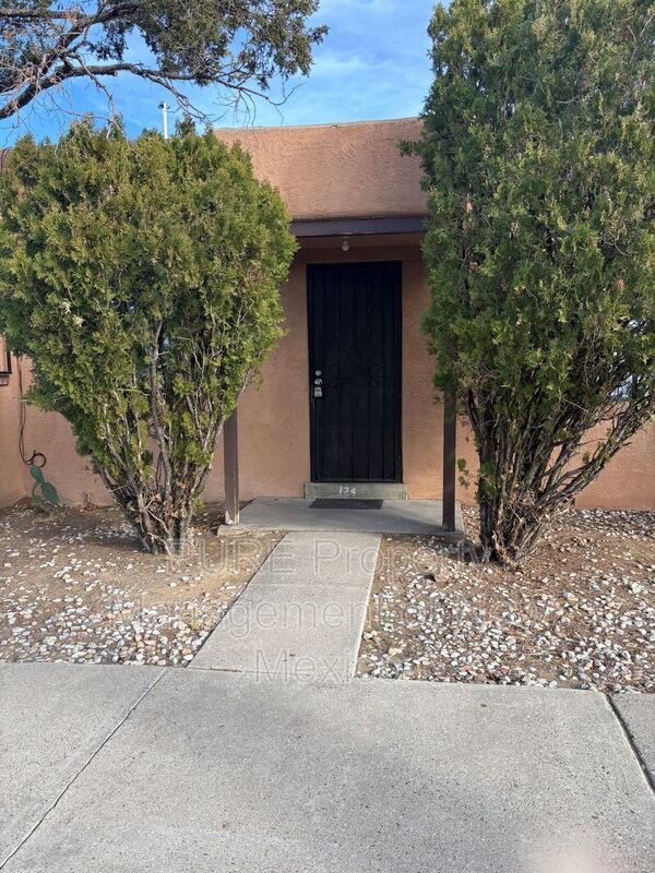Building Photo - 124 Aliso Dr NE