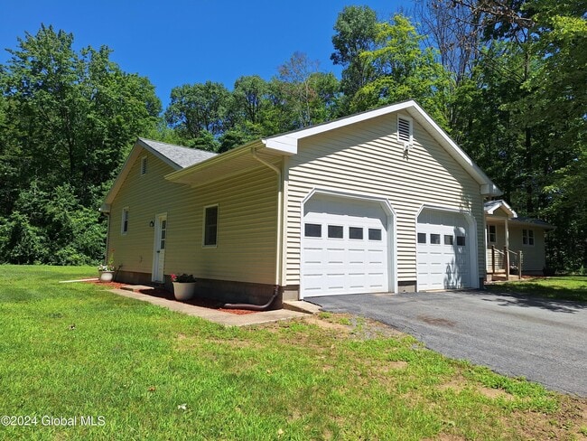 Building Photo - 1031 Saratoga Rd