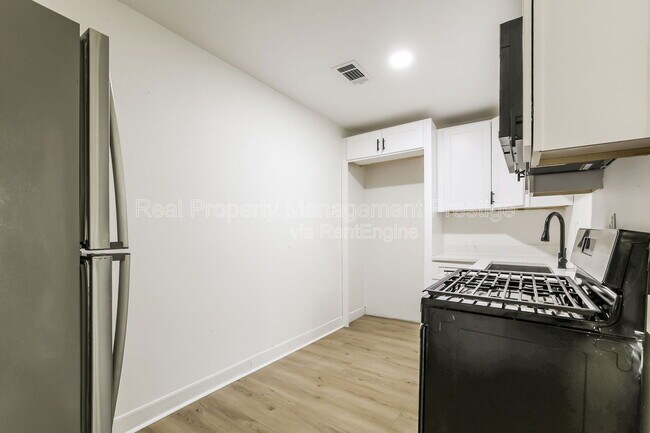 Foto del edificio - 310 W James Ave