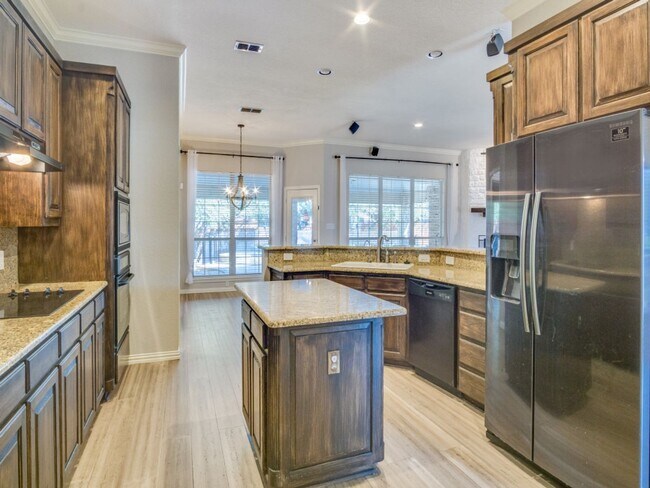 Foto del edificio - Incredible 4-bedroom, 3-bath Home with sparkling Pool on a gorgeous lot in highly sought-after Al...