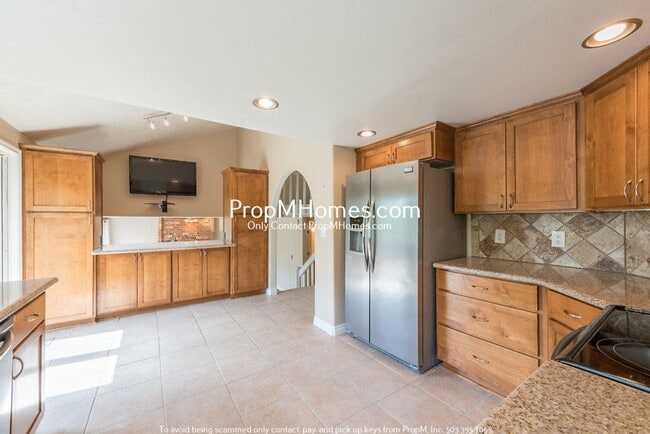Building Photo - Spacious 3 Bedroom Home in Happy Valley - ...