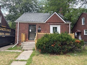 Building Photo - 19537 Hamburg St