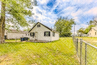 Building Photo - 2501 N Buckles St