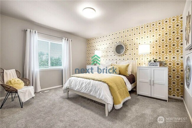 Foto del edificio - A fabulous 5 bedroom and 3.5 bathroom house