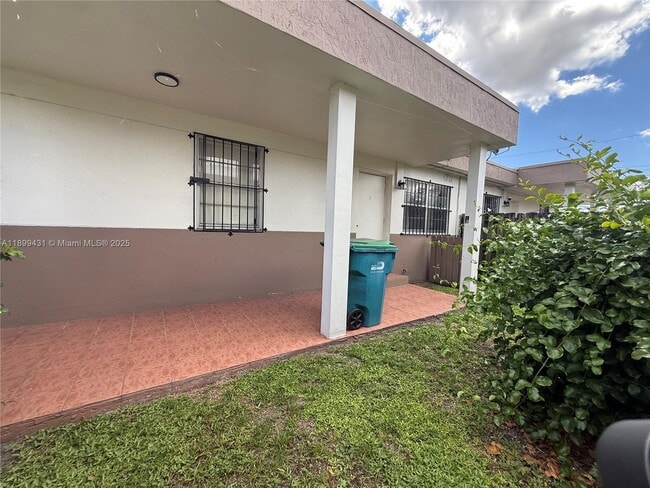Building Photo - 3220 NW 47th St