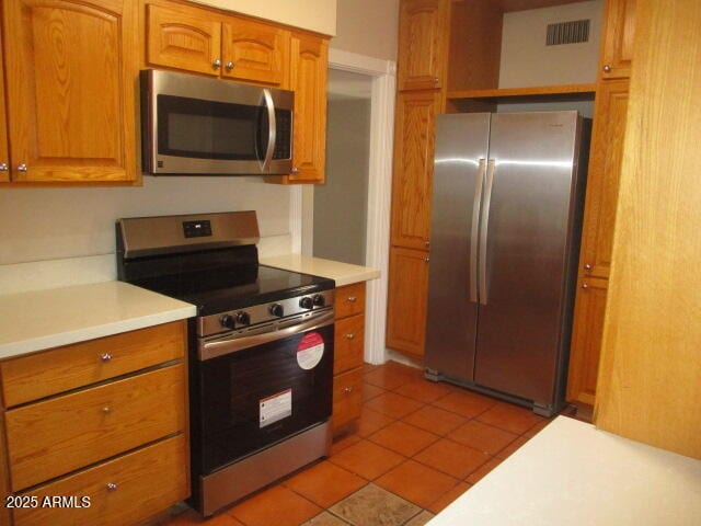 Building Photo - 2021 S La Rosa Dr