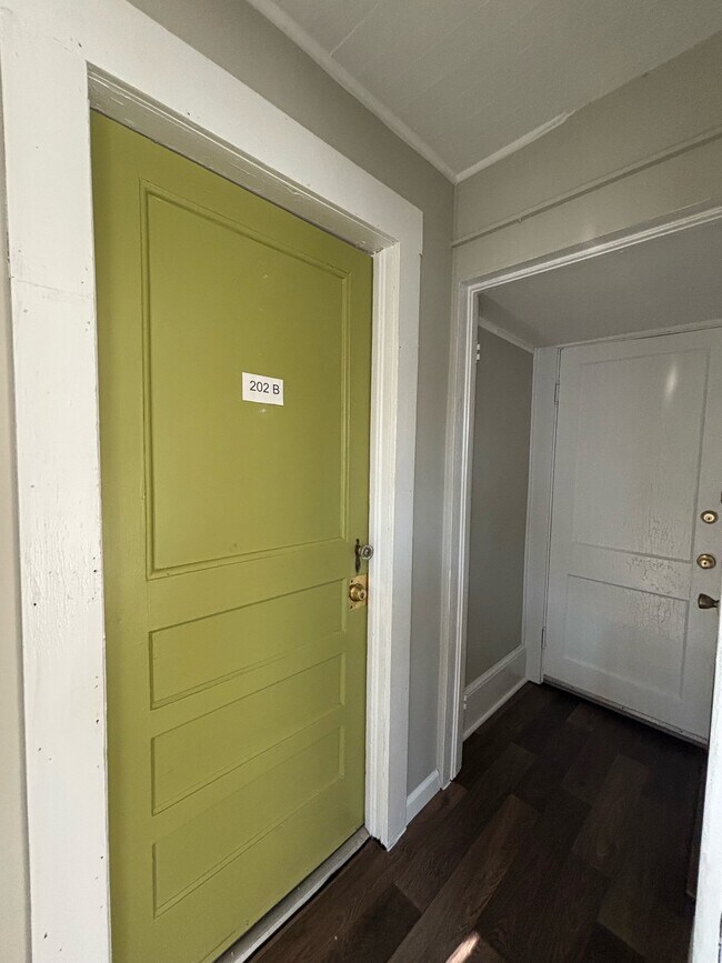 Foto del edificio - 202-B N Virginia Ave