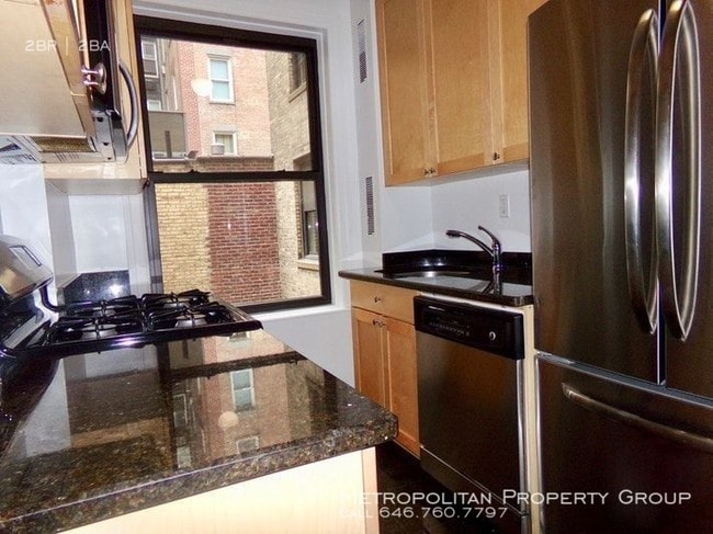 Building Photo - 111 E 80th St