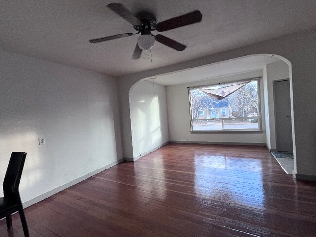 Foto del edificio - 105 E 12th St