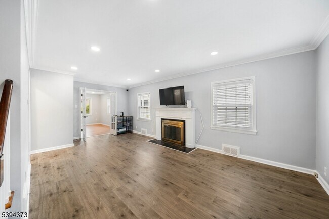 Foto del edificio - 125 Meisel Ave