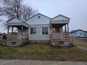 Building Photo - 546-548 Chicago St