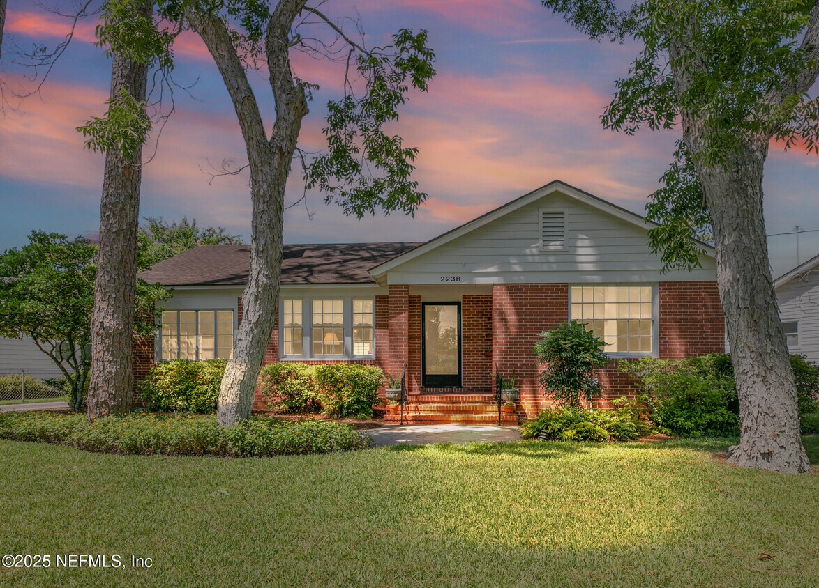 Primary Photo - 2238 Southampton Rd