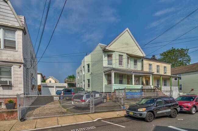 Foto del edificio - 218 Lembeck Ave