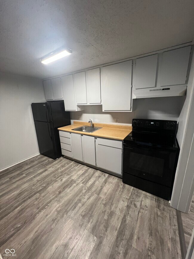 Foto del edificio - 2000 Indianapolis Rd