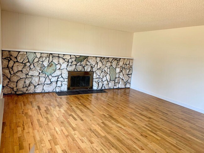 Foto del edificio - 3 Bedroom East Bremerton Home