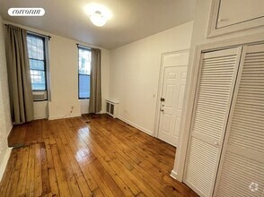 Building Photo - 320 W 47th St
